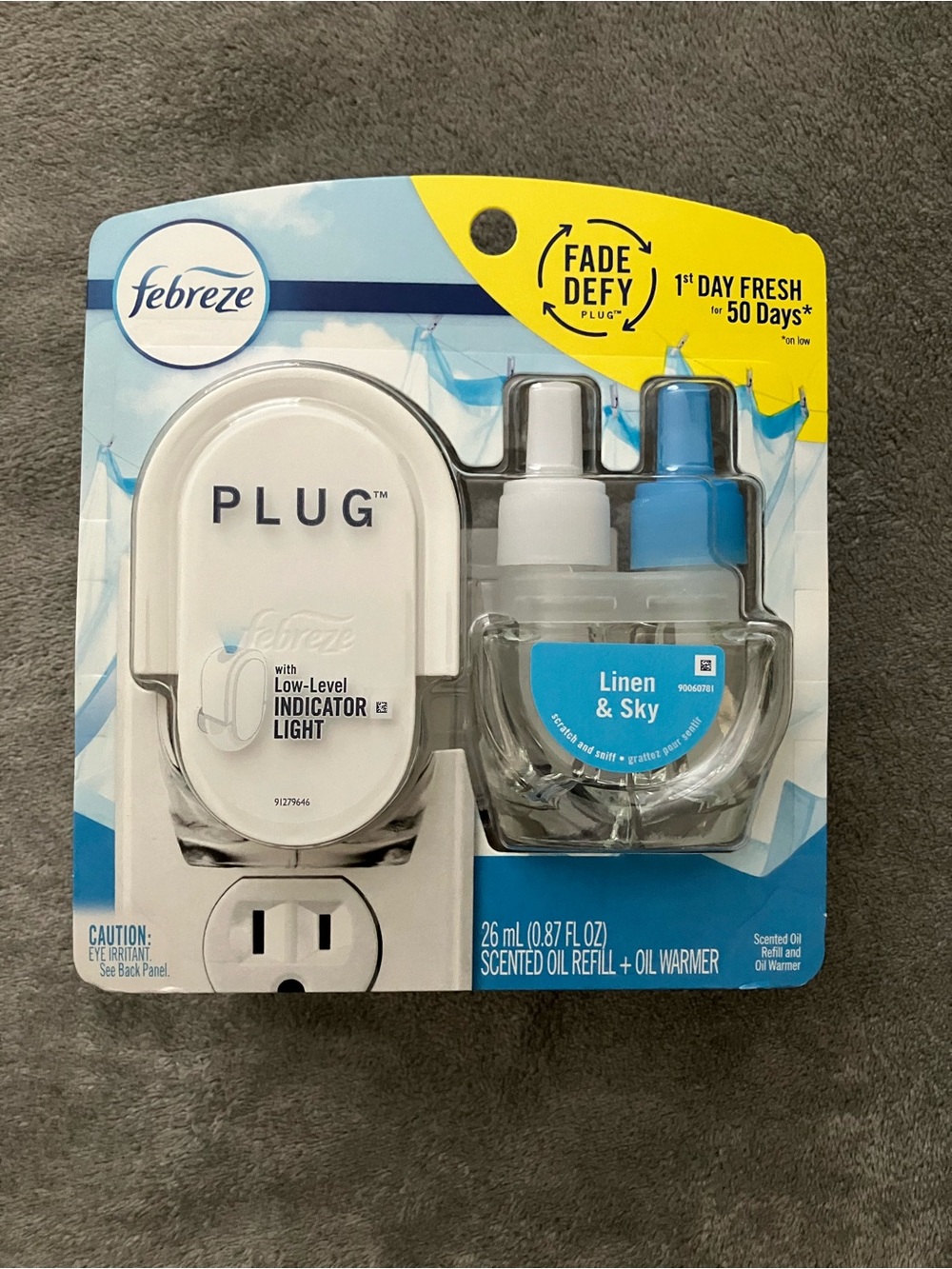Febreze Plug Linen & Sky Scented Oil Warmer - White/Blue